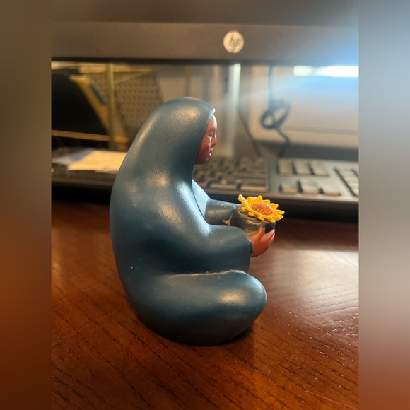 Tlalli Woman & Sunflowers  Seated Aztec Spanish Pottery Figurine Indigenous - Picture 4 of 8